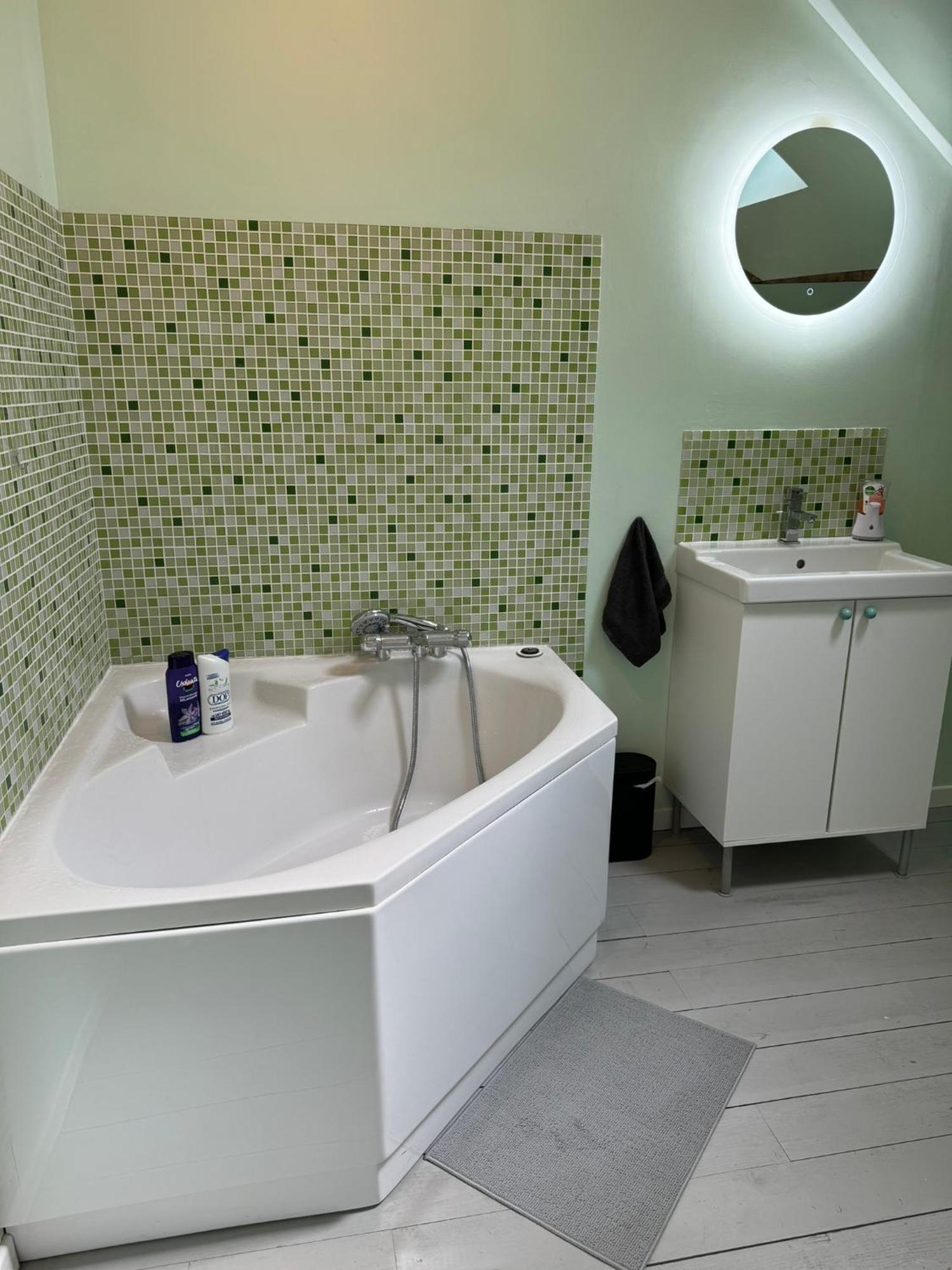 Appartement En Centre-Ville - Local Velos Disponible Mayenne Luaran gambar