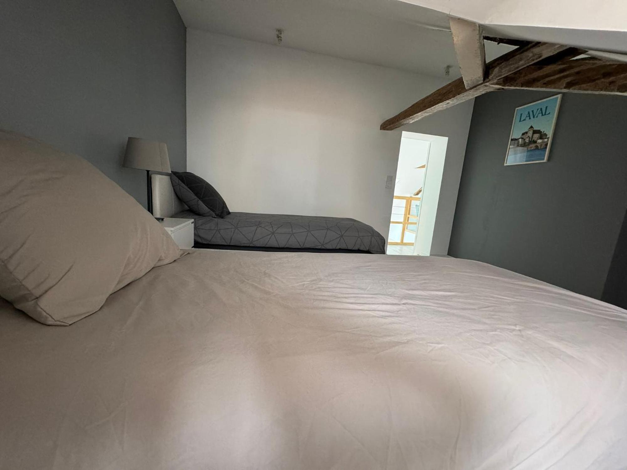 Appartement En Centre-Ville - Local Velos Disponible Mayenne Luaran gambar